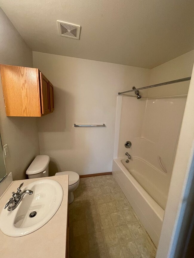 Building Photo - Charming 3 bed 2 bath in Five Mile Prairie! Half off first months rent!