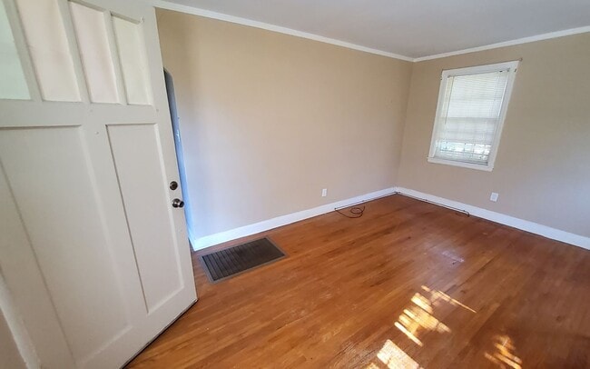 Building Photo - 157-159 Roberta Dr