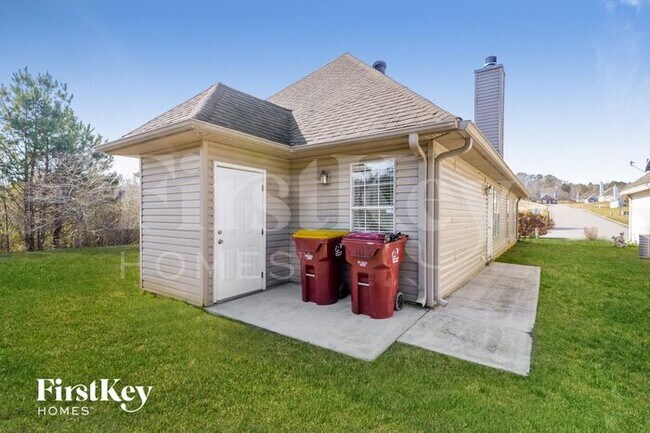 Building Photo - 261 St John Dr