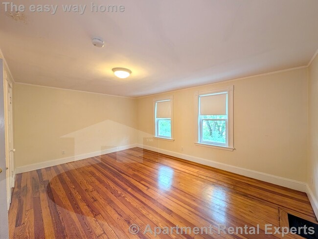 Building Photo - 41 Ossipee Rd