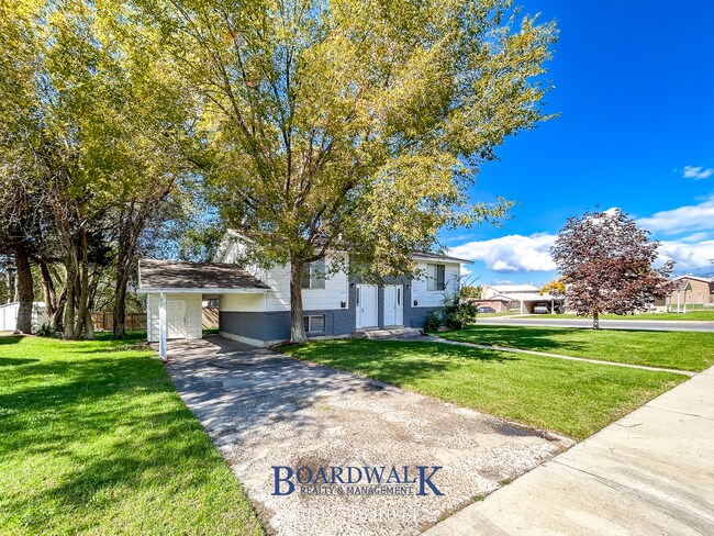 Building Photo - 661/663 N 980 W