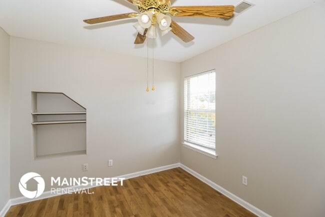 Building Photo - 10176 Fox Chase Dr