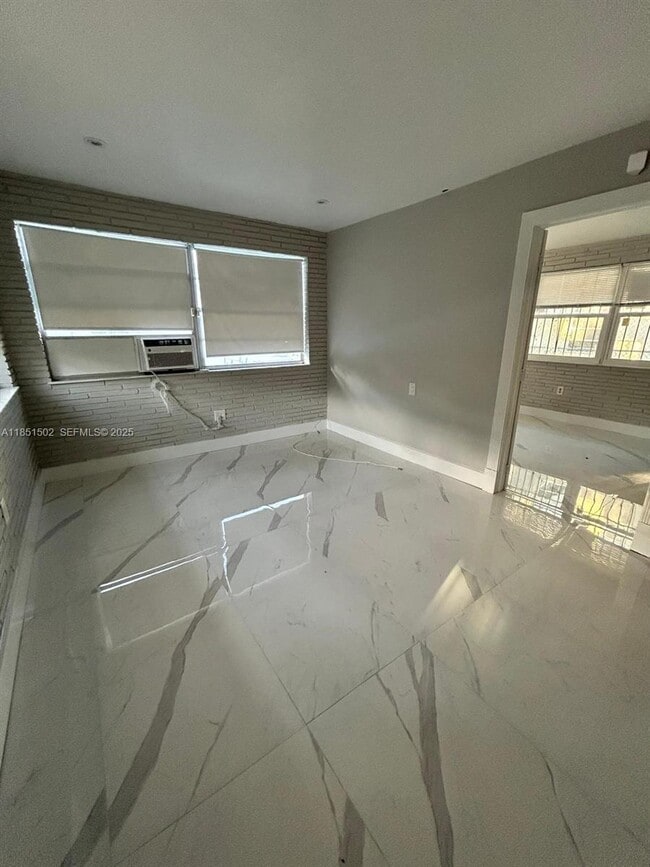 Building Photo - 2071 NE 167th St