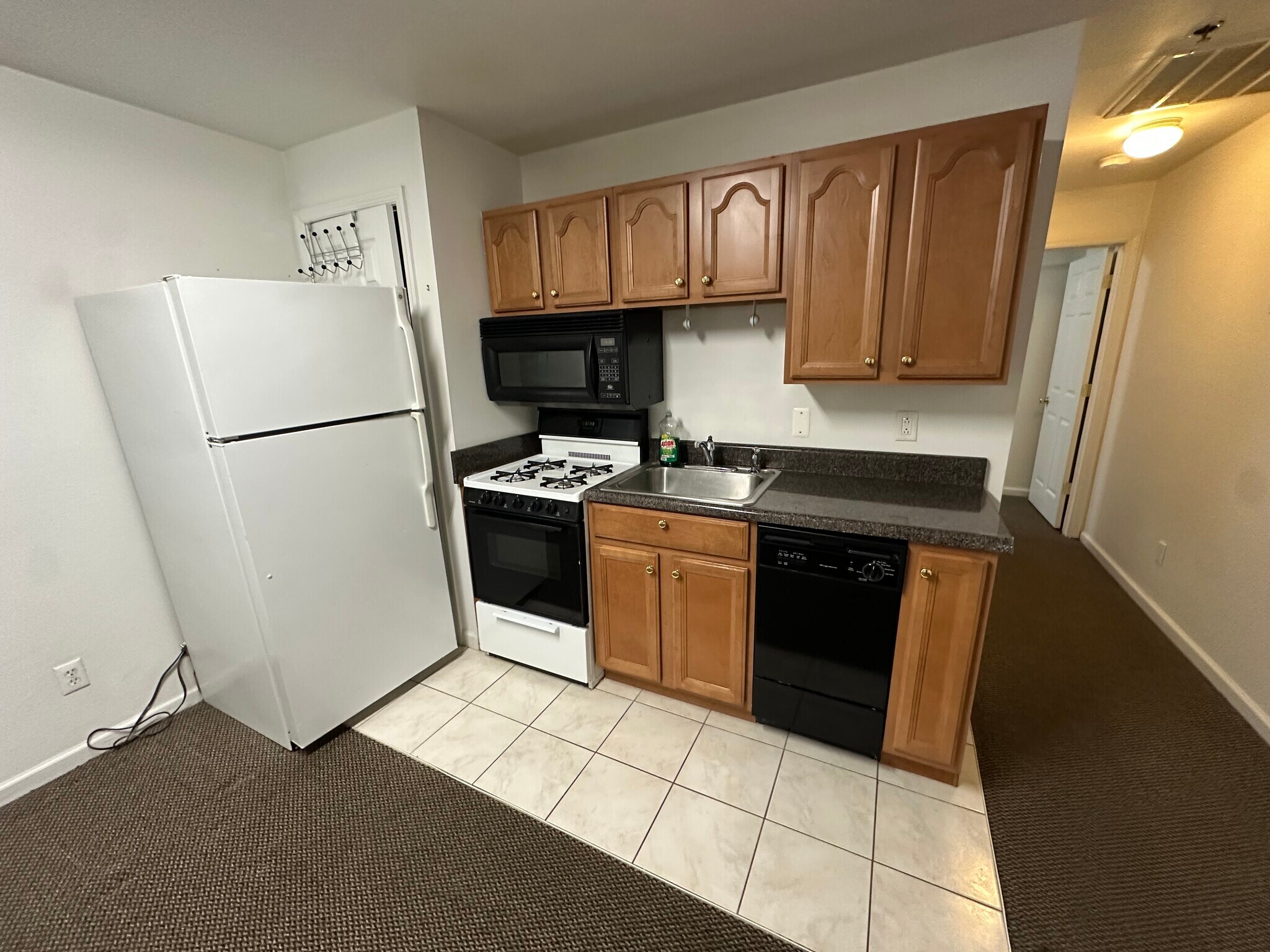 Building Photo - 405 Park Ave