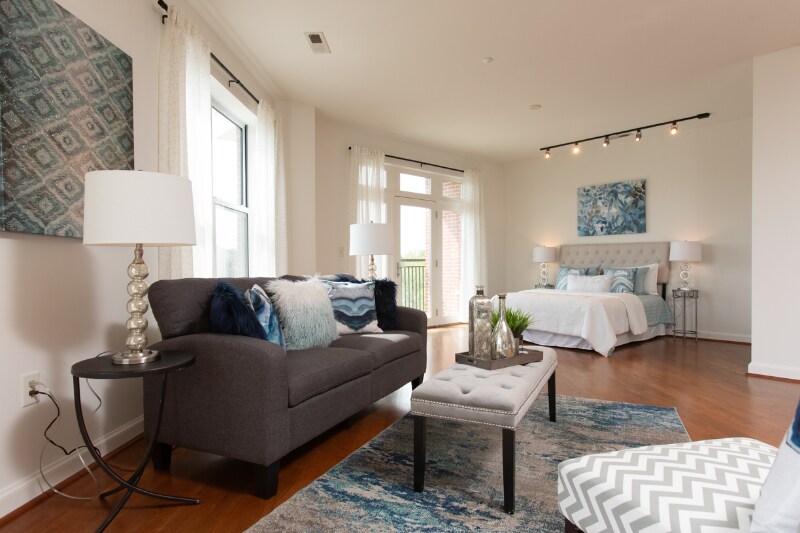 Building Photo - 670 Town Center Dr