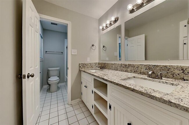 Building Photo - 15318 Sterling Lake Dr