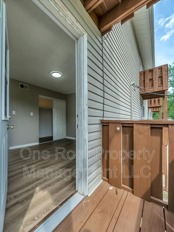 Building Photo - 2000 Chateau Dr