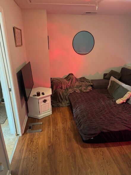 loft space - 844 Horton Rd