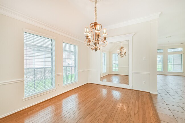 Building Photo - 7718 Trophy Pl Dr