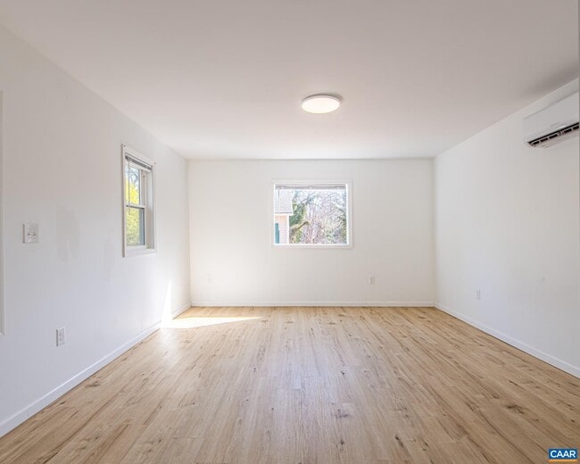 Building Photo - 2308 Center Ave