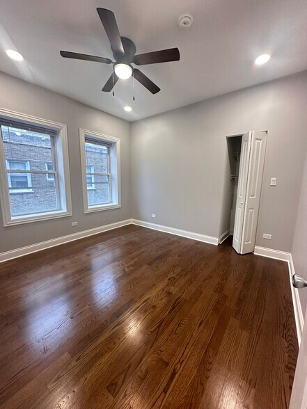 Building Photo - 1145 W Lunt Ave