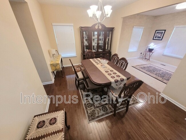 Building Photo - 6130 Brandon Dr