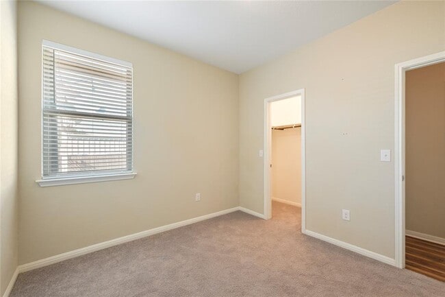 Building Photo - 448 Triumph Rd