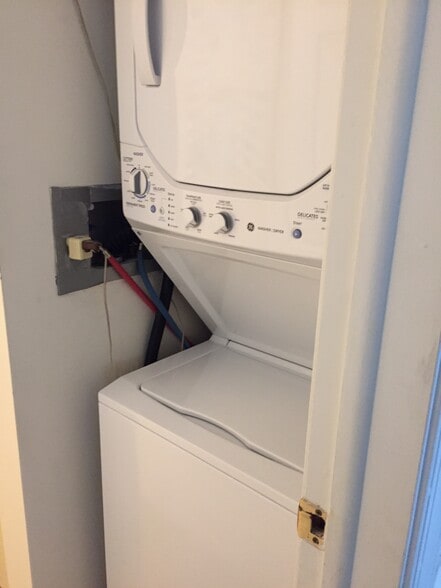 Fairhaven Apartments washer/dryer In unit - 322 Valley Rd