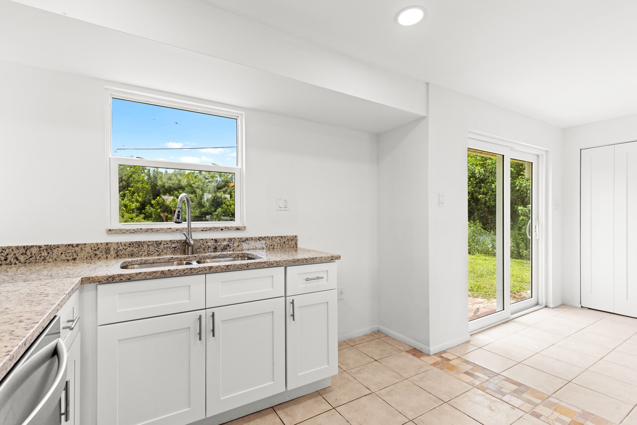 Building Photo - 1057 Tropical Ave NW