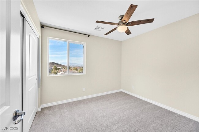 Building Photo - 366 Rosefinch St