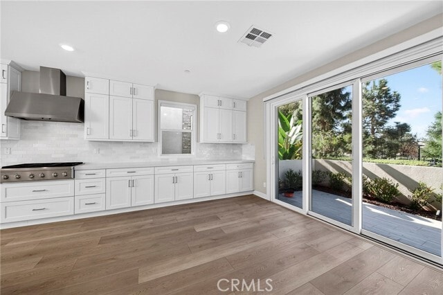 Building Photo - 346 Chorus