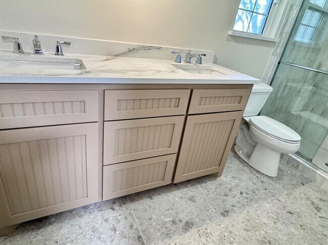 Building Photo - 3025 Regency Ct