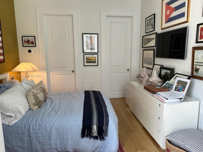 Building Photo - 645 Almeria Ave