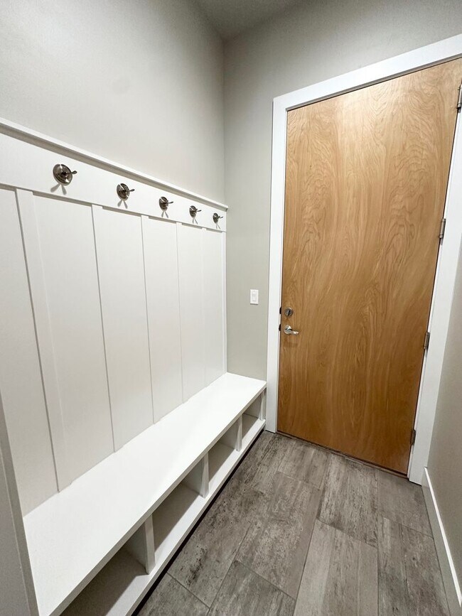 Building Photo - Rarely available in the most preferred River District! Available July 2026