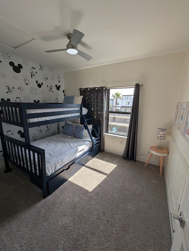 Building Photo - Beautiful Executive 4 Bed 3 Bath Home in Davenport!