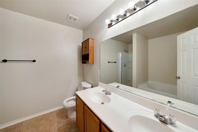 Building Photo - 716 Preston Dr