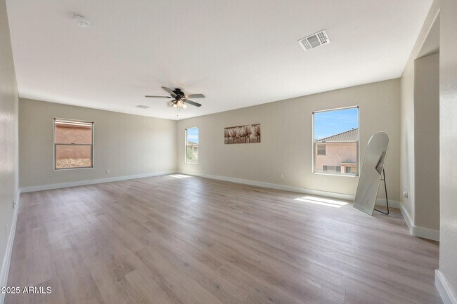 Building Photo - 9423 W Monte Vista Rd