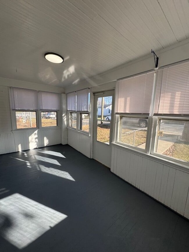 Building Photo - Renovated single family in downtown Lexington