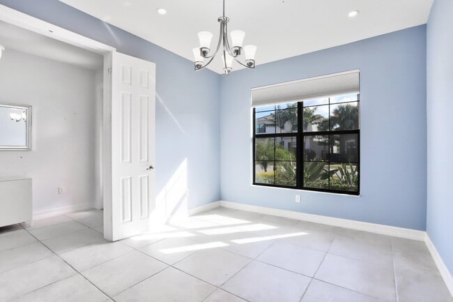 Building Photo - 8101 Ironstone Dr