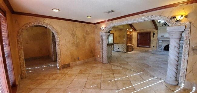 Building Photo - 4323 Colombia Dr