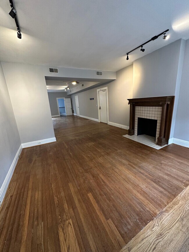 Living room - 798 Clinton Springs Ave