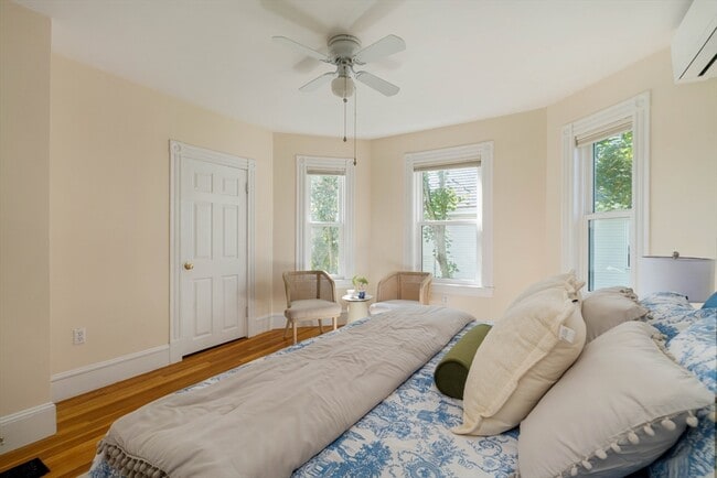 Building Photo - 87 College Ave