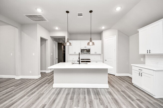 Building Photo - 10719 Lacaille Ln