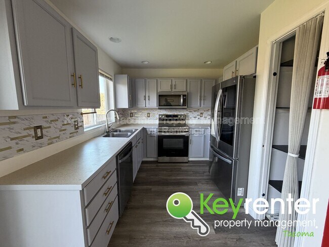 Building Photo - 403 Rudnick Ct NW