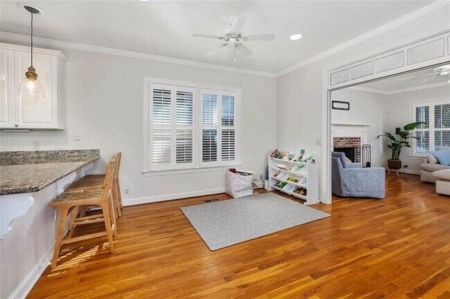 Building Photo - 122 Rosemont St