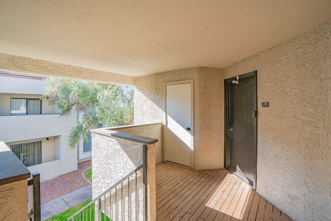 Building Photo - 8521 E McDowell Rd