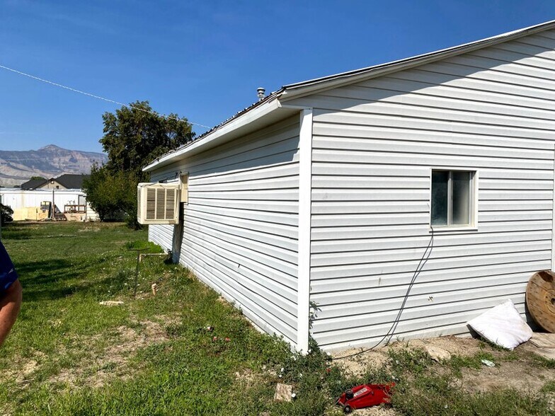 Building Photo - 380 N 200 W