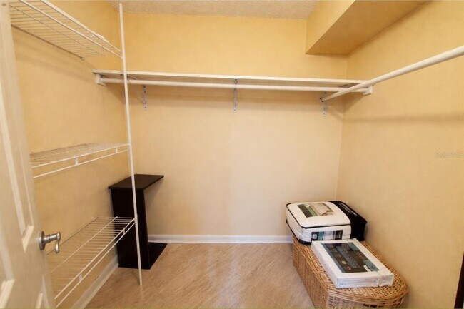 Building Photo - 2617 Cove Cay Dr