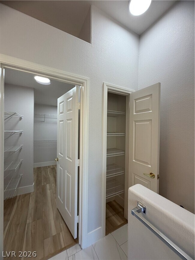 Building Photo - 5004 Elm Grove Dr