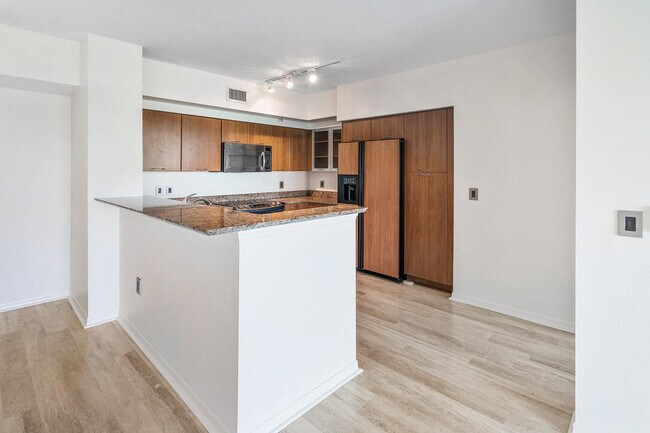Building Photo - 700 E Boynton Beach Blvd