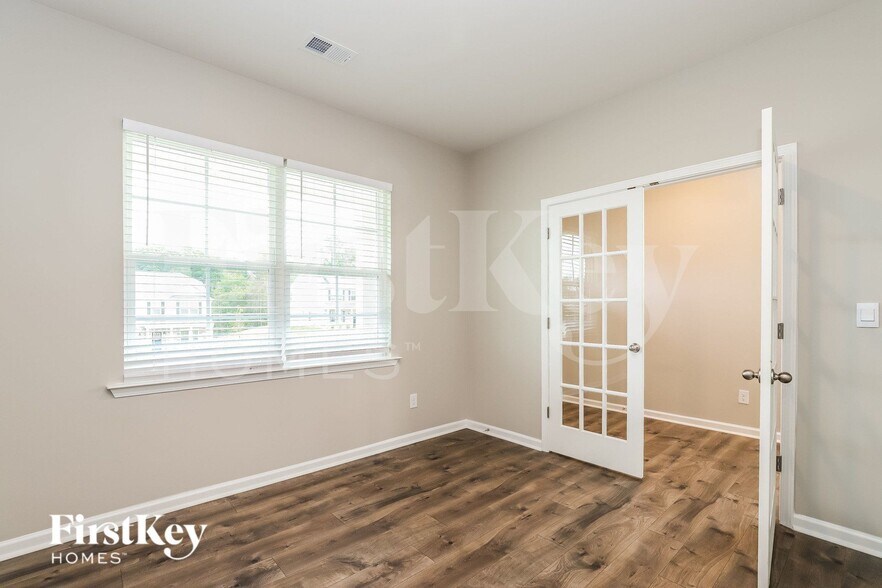 Building Photo - 154 Lisa Ln