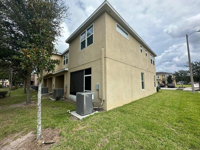 Building Photo - 7031 White Treetop Pl