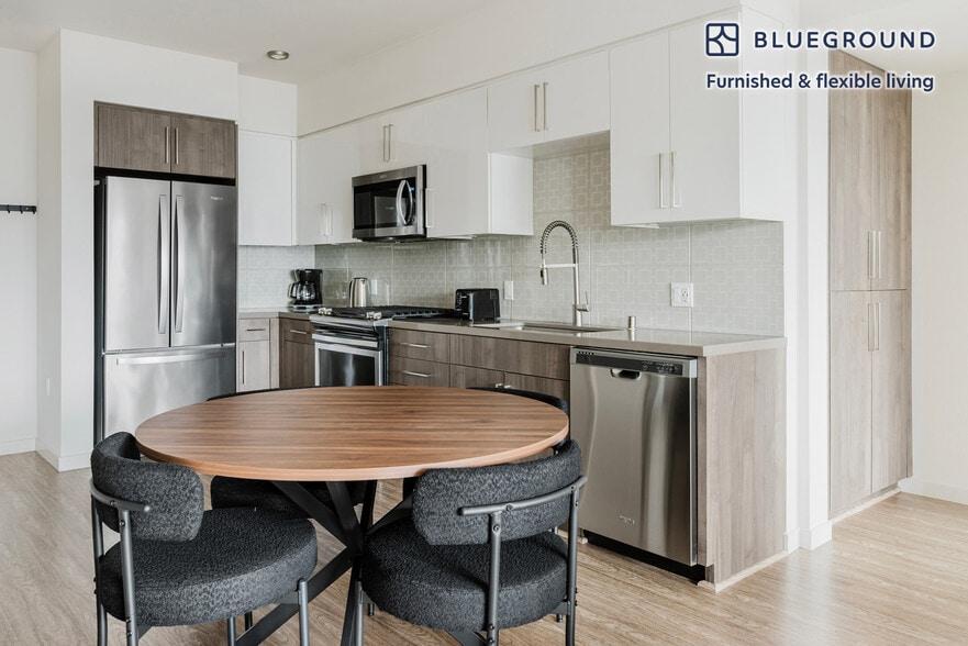 Building Photo - 650 E Capitol Ave