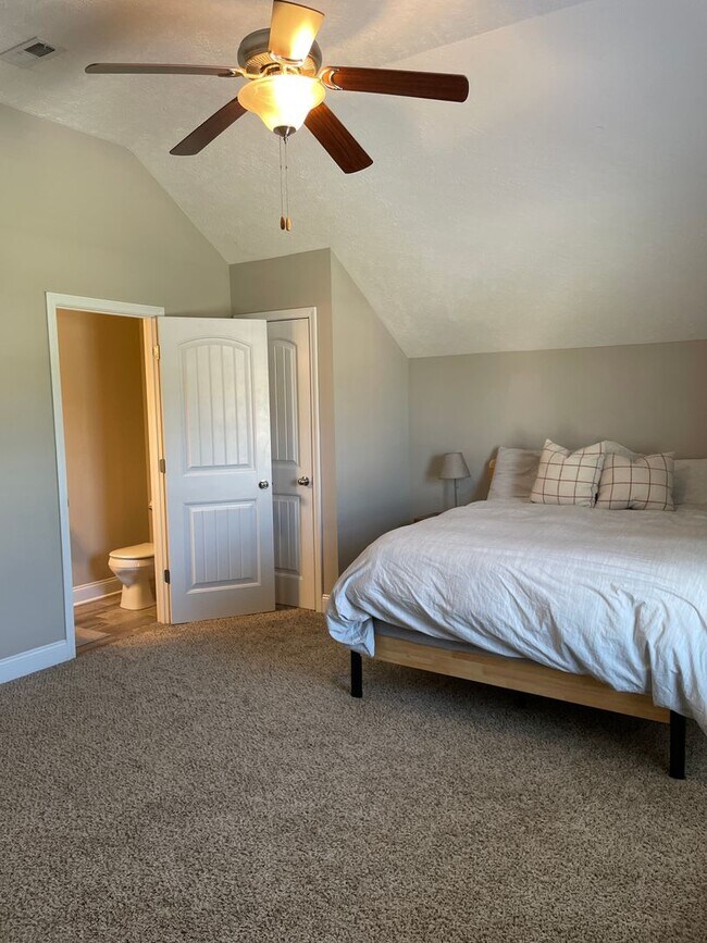 Building Photo - 987 Promenade Dr