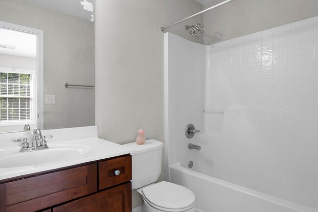 Building Photo - 3305 Chastain Gardens Dr NW
