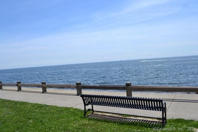 Building Photo - 33 Circular Ave