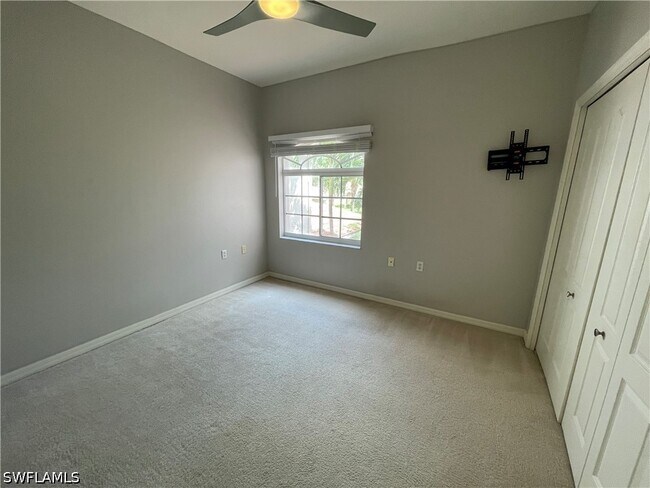 Building Photo - 1945 Crestview Way