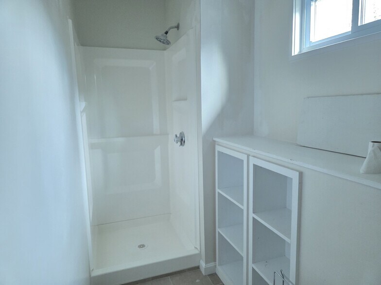 Building Photo - 148 High St