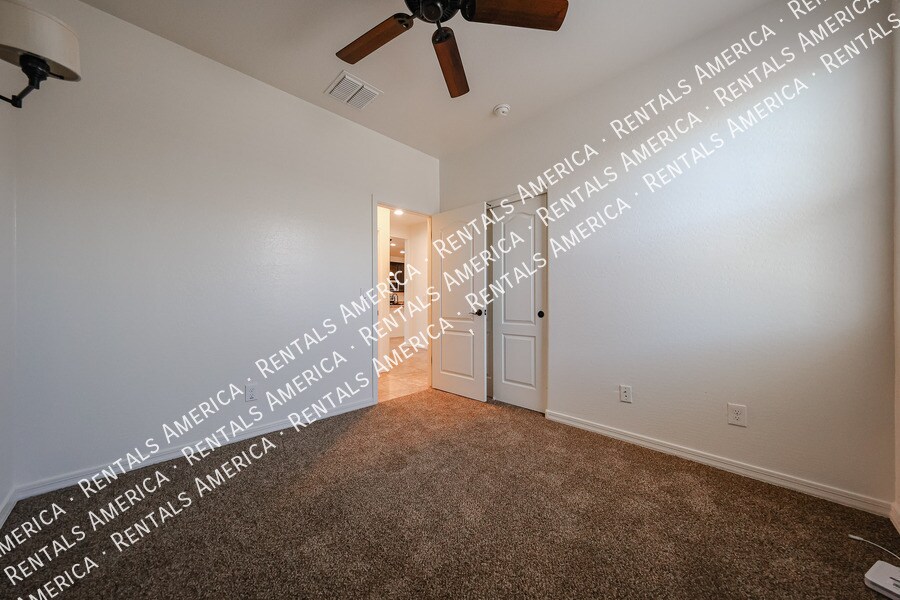 Building Photo - 41192 W Rio Bravo Dr