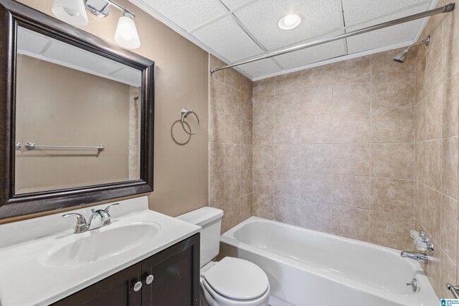 Building Photo - 5956 Crestwood Cir